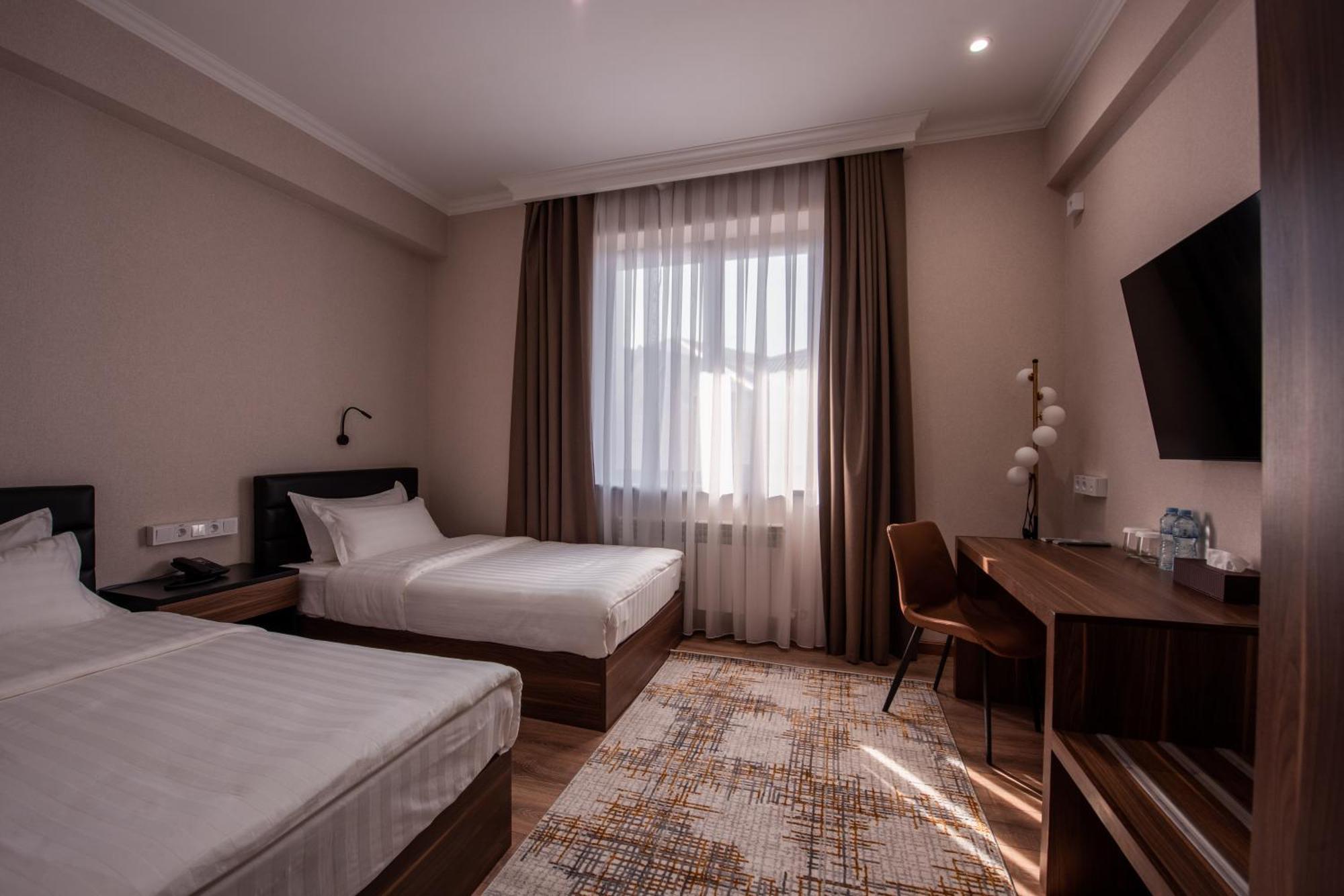 Silk Road Premium Hotel Tasjkent Exteriör bild