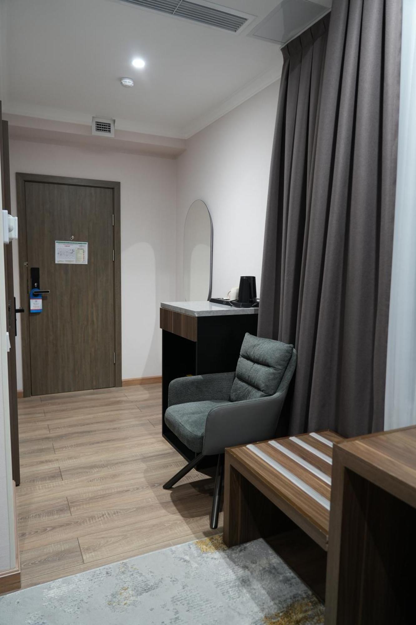 Silk Road Premium Hotel Tasjkent Exteriör bild